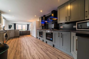 8 bed house, Cathays, Plasnewydd, Cardiff, CF244BH - Image 1