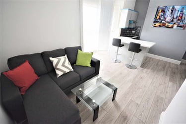 1 bed flat, Cradock Street, City Centre, Swansea, SA13HE - Image 2