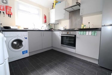 4 bed flat, Cathays, Plasnewydd, Cardiff, CF244AA - Image 3