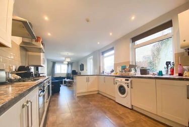 8 bed house, Cathays, Plasnewydd, Cardiff, CF244AT - Image 2