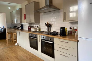 7 bed house, Cathays, Cardiff, CF244AW - Image 3