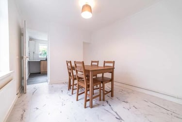 5 bed house, Cathays, Cardiff, CF244QJ - Image 1