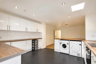 7 bed house, 165 Hubert Road, Selly Park, Birmingham, B296ET - Image 2