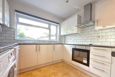 6 bed house, Cathays, Cardiff, CF244QJ - Image 1