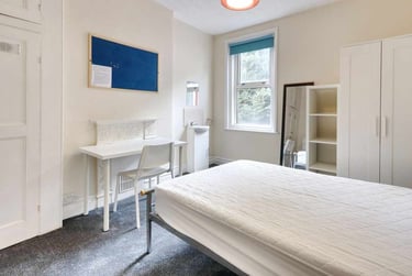 5 bed house, Priory Road, Mount Pleasant, Exeter, EX47AP - Image 10