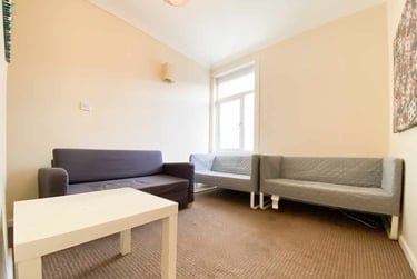 3 bed flat, Roath, Plasnewydd, Cardiff, CF243BQ - Image 2