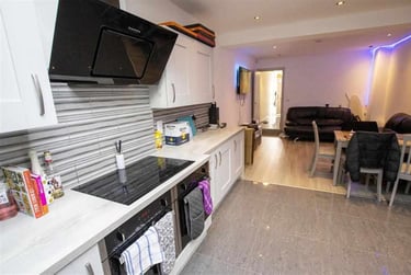 7 bed house, Heeley Road, Selly Park, Birmingham, B296EL - Image 2
