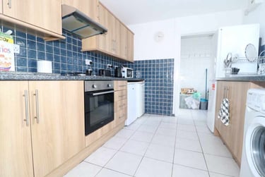 5 bed house, Cathays, Cardiff, CF244HS - Image 3