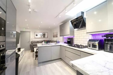 6 bed house, North Road, Selly Park, Birmingham, B296AW - Image 2