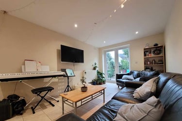 7 bed house, Cathays, Plasnewydd, Cardiff, CF244DL - Image 1
