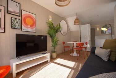 7 bed house, Haydn Avenue, Rusholme, Manchester, M144DL - Image 1
