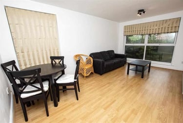 2 bed flat, Seymour Close, Selly Park, Birmingham, B297JD - Image 1