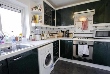 2 bed flat, Herons Way, Selly Park, Birmingham, B296TR - Image 5