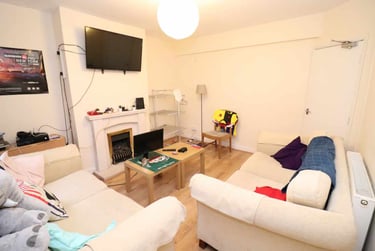 4 bed house, Cathays, Plasnewydd, Cardiff, CF244BG - Image 1