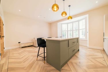 3 bed flat, City Centre, Cardiff, CF103DQ - Image 3