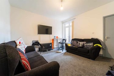 4 bed house, Ribblesdale Road, Stirchley, Birmingham, B302YP - Image 2