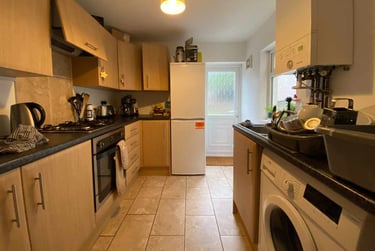 3 bed house, Cathays, Cardiff, CF244JG - Image 2