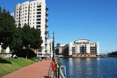 1 bed flat, Cardiff Bay, Cardiff, CF104RA - Image 1