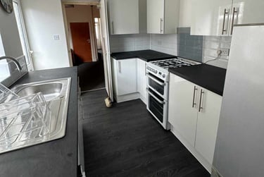3 bed house, Roath, Plasnewydd, Cardiff, CF243HF - Image 1