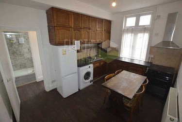 4 bed house, Kingsley Street, Knighton, Leicester, LE26DL - Image 2