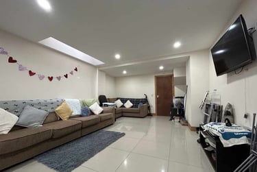 6 bed house, Cathays, Cardiff, CF244JF - Image 1