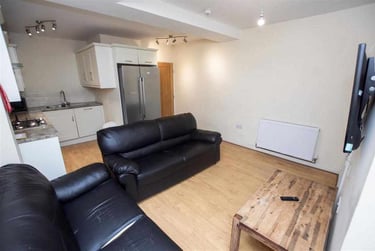 7 bed house, Heeley Road, Selly Park, Birmingham, B296EL - Image 1