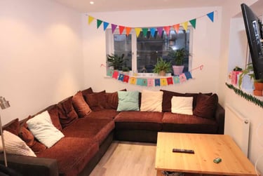 7 bed house, Cathays, Plasnewydd, Cardiff, CF244DL - Image 2