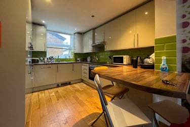 6 bed house, Cathays, Cardiff, CF244AW - Image 3