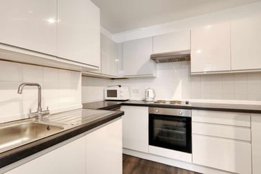 5 bed house, Victoria Road, St James, Exeter, EX46JB - Image 3