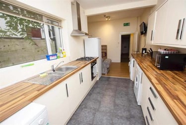 6 bed house, Heeley Road, Selly Park, Birmingham, B296EL - Image 2