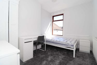 4 bed house, Cathays, Cardiff, CF244QH - Image 4