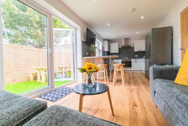 5 bed house, Cathays, Plasnewydd, Cardiff, CF244DH - Image 1
