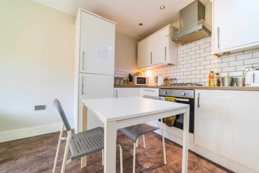 1 bed flat, Roath, Plasnewydd, Cardiff, CF243EQ - Image 3