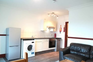1 bed flat, Sketty Road, Uplands, Swansea, SA20EU - Image 2