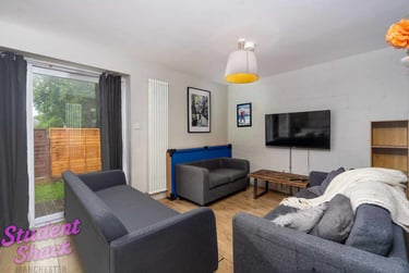 8 bed house, Amherst Road, Fallowfield, Manchester, M146UQ - Image 1