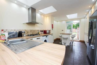 6 bed house, Hubert Road, Selly Park, Birmingham, B296EP - Image 2