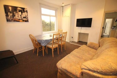 6 bed house, Cathays, Cardiff, CF103EF - Image 4