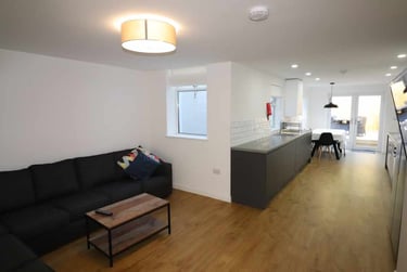 6 bed house, Cathays, Plasnewydd, Cardiff, CF244AL - Image 1