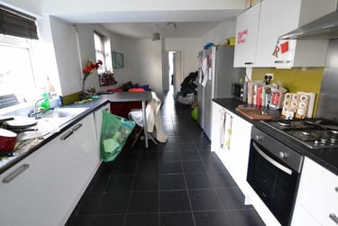 6 bed house, Cathays, Cardiff, CF244HS - Image 1