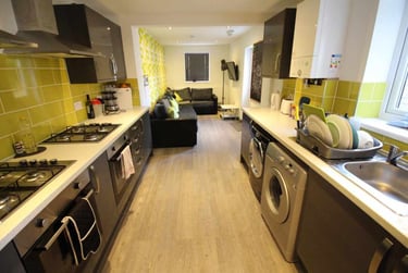 6 bed house, Cathays, Cardiff, CF244BX - Image 1