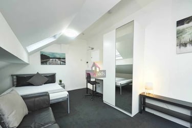 1 bed studio, Salford, Ellesmere Park, M300DX - Image 1