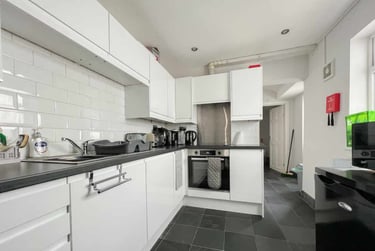 4 bed house, Cathays, Cardiff, CF244JH - Image 3