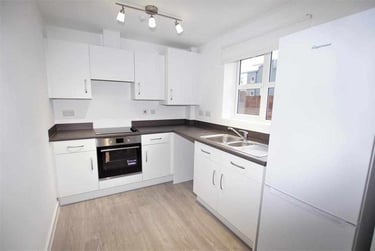 2 bed flat, Cottrell Way, Selly Park, Birmingham, B296UZ - Image 3