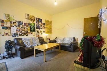 5 bed house, Raddlebarn Road, Selly Park, Birmingham, B296HH - Image 1