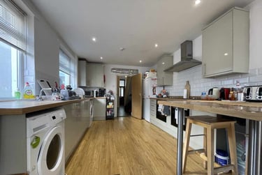 9 bed house, Cathays, Plasnewydd, Cardiff, CF244AT - Image 1
