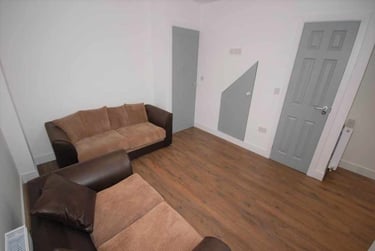 1 bed house, Kensington, Liverpool, L66BE - Image 2