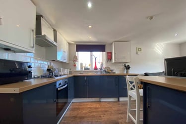 3 bed flat, Cathays, Plasnewydd, Cardiff, CF244AT - Image 1