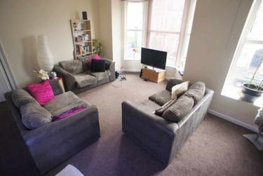 3 bed flat, Roath, Plasnewydd, Cardiff, CF243QA - Image 1