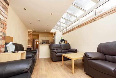 6 bed house, Heeley Road, Selly Park, Birmingham, B296EL - Image 2