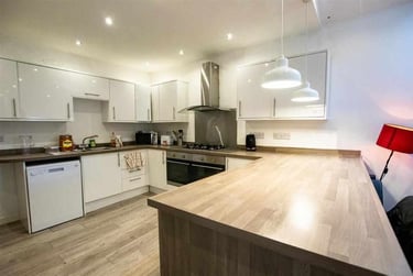 5 bed house, Heeley Road, Selly Park, Birmingham, B296EL - Image 1